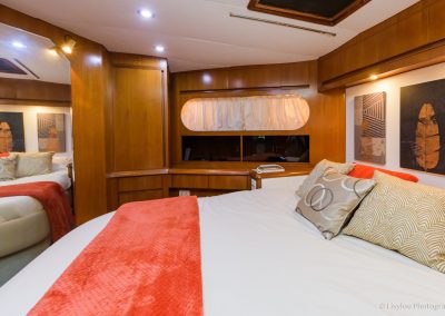 DSC_2614 shot of front cabin from side